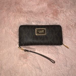 Authentic Michael Kors Wallet (Large)